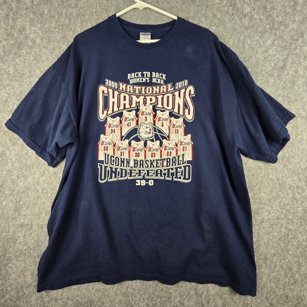 Gildan UConn Basketball Unisex 2XL Navy Regular Fit 2010 National Champions Tee
